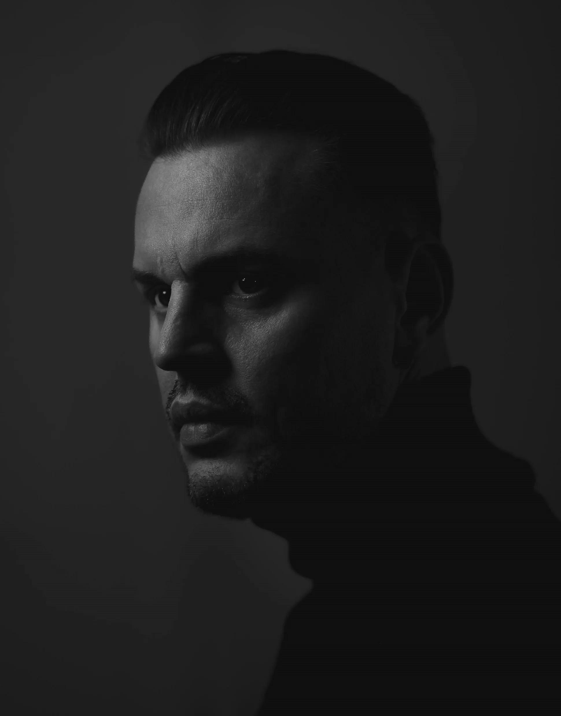 ADRIAN VOSS